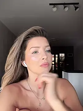 Snapshot of SonyaD_ chatting on December 16, 8:41 am SonyaD  online show from December 16, 8:41 am