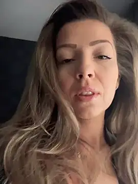 Snapshot of SonyaD_ chatting on March 20, 6:52 am SonyaD  online show from March 20, 6:52 am
