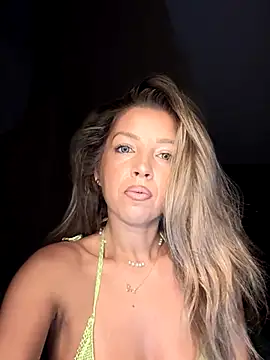 Snapshot of SonyaD_ chatting on September 24, 1:20 am SonyaD  online show from September 24, 1:20 am