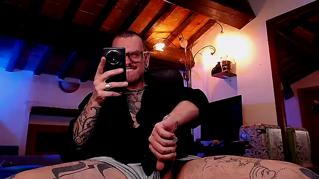 cek 186 online show from November 11, 9:15 pm