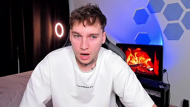 Chris Tyson online show from December 5, 7:28 am