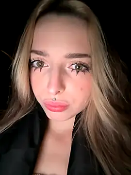 LoraaDoll online show from November 20, 4:29 pm