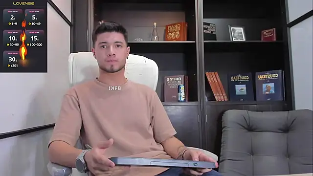 EdwardRoss  online show from March 8, 9:29 pm