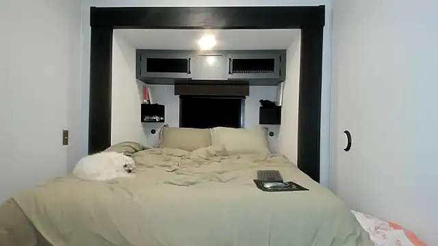 Snapshot of Persiasparadise chatting on December 18, 2:06 am Persiasparadise online show from December 18, 2:06 am