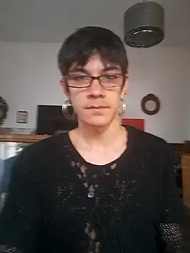 LYZBORNHD online show from November 18, 8:46 pm