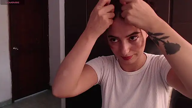 Kate lorens9 online show from December 17, 6:20 pm