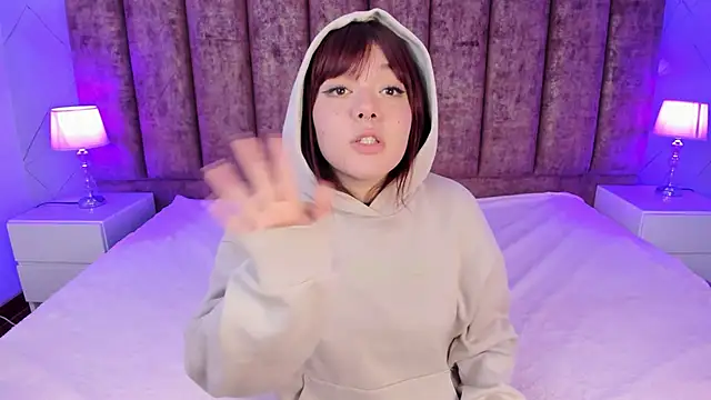 Fluffy Bubble21 online show from March 3, 10:28 am