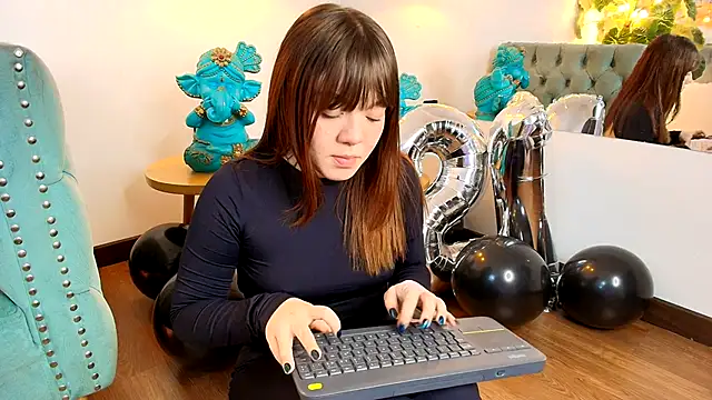 Fluffy Bubble21 online show from September 21, 3:52 am