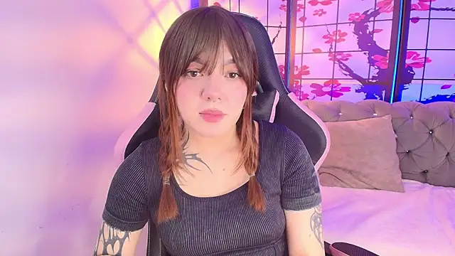 Fluffy Bubble21 online show from December 21, 4:30 am