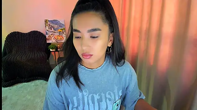 worldofkim online show from February 17, 5:36 am