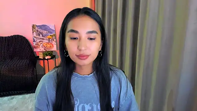 worldofkim online show from February 21, 4:59 pm