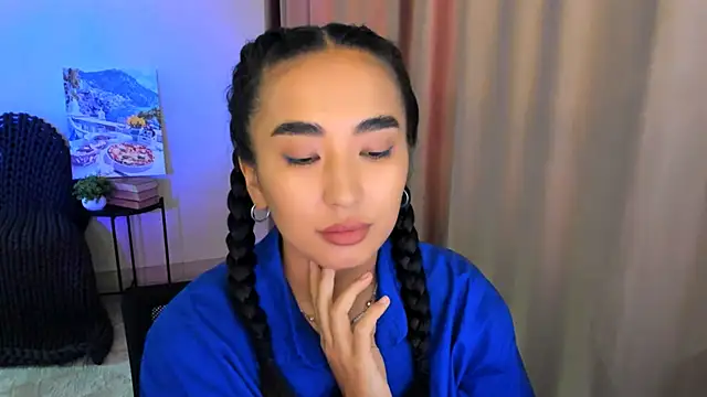 worldofkim online show from March 16, 8:21 am