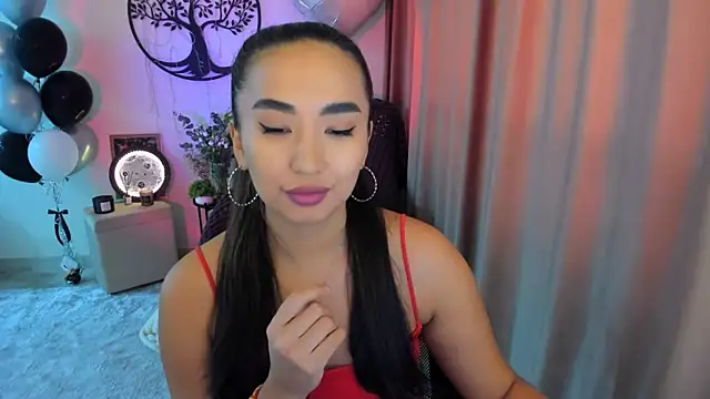 worldofkim online show from March 13, 7:48 am