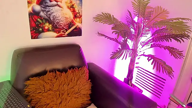 Snapshot of Miia_Thompsonn chatting on December 6, 3:08 am Miia Thompsonn online show from December 6, 3:08 am