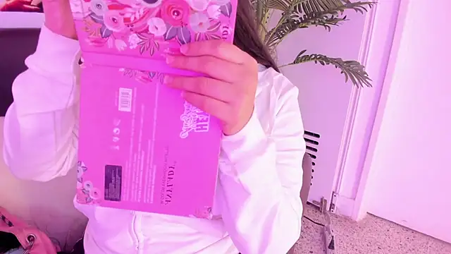 Snapshot of Miia_Thompsonn chatting on December 27, 3:09 am Miia Thompsonn online show from December 27, 3:09 am