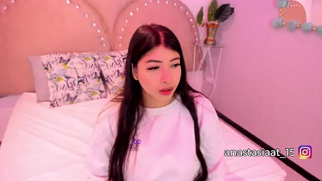 Miia Thompsonn online show from December 3, 3:36 am