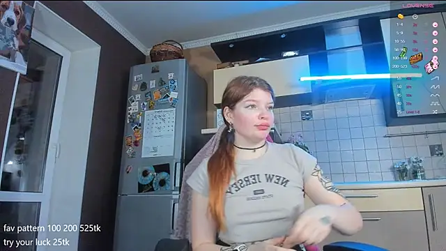 lil lia online show from December 5, 8:44 pm