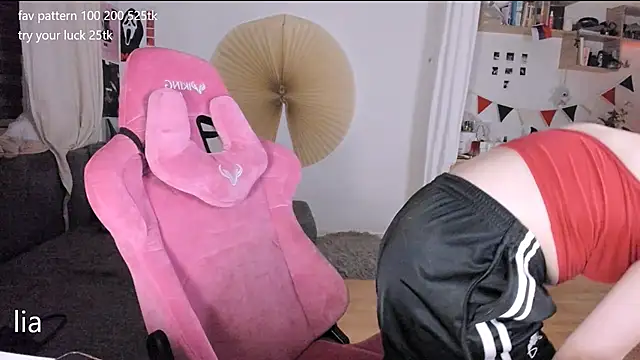 lil lia online show from November 24, 9:36 pm