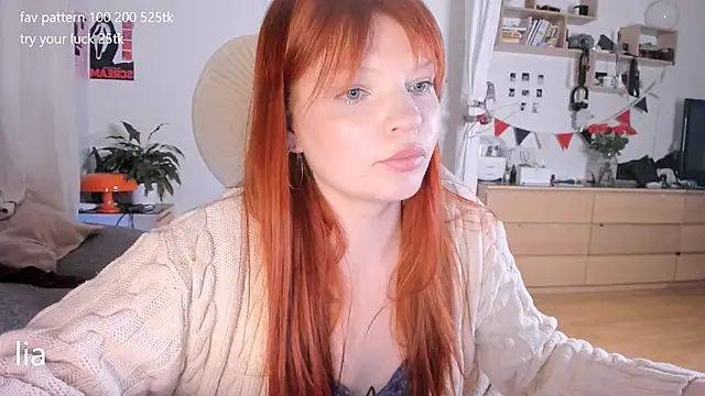 Snapshot of lil_lia chatting on April 22, 9:16 pm lil lia online show from April 22, 9:16 pm