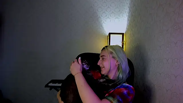 Snapshot of coraline_meow chatting on December 13, 6:10 am coraline meow online show from December 13, 6:10 am