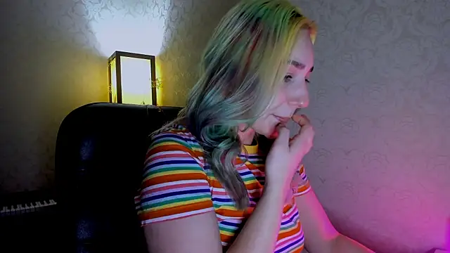 Snapshot of coraline_meow chatting on January 29, 4:41 pm coraline meow online show from January 29, 4:41 pm