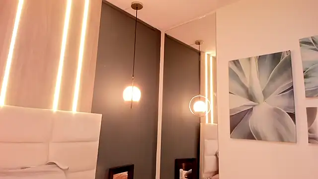 Miah gomez  online show from January 11, 3:20 pm