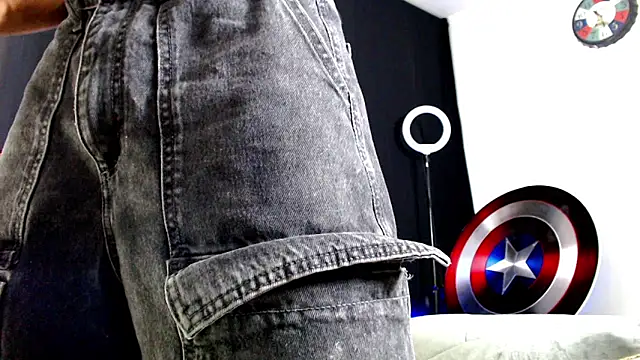 Antonywebb94 online show from November 19, 4:23 am