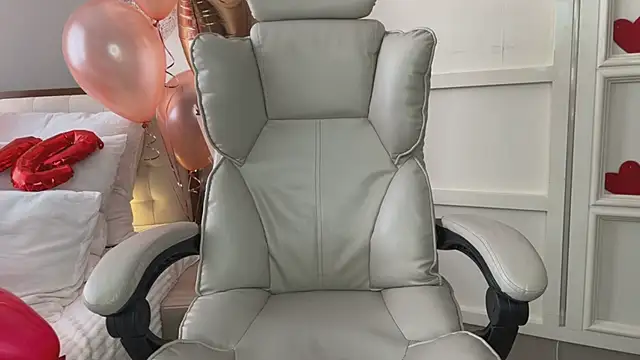 UrLillShy online show from February 15, 7:27 am