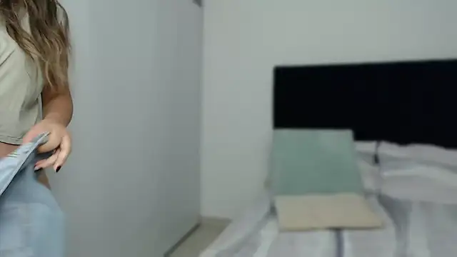 alliee mod online show from February 2, 4:15 am