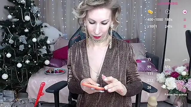 Snapshot of AdrianaSea chatting on December 11, 2:44 pm AdrianaSea online show from December 11, 2:44 pm