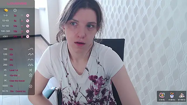 Snapshot of LisaHeart chatting on January 6, 10:57 am LisaHeart online show from January 6, 10:57 am