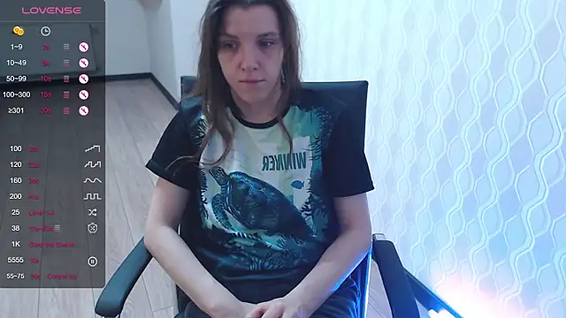 Snapshot of LisaHeart chatting on February 23, 7:28 pm LisaHeart online show from February 23, 7:28 pm