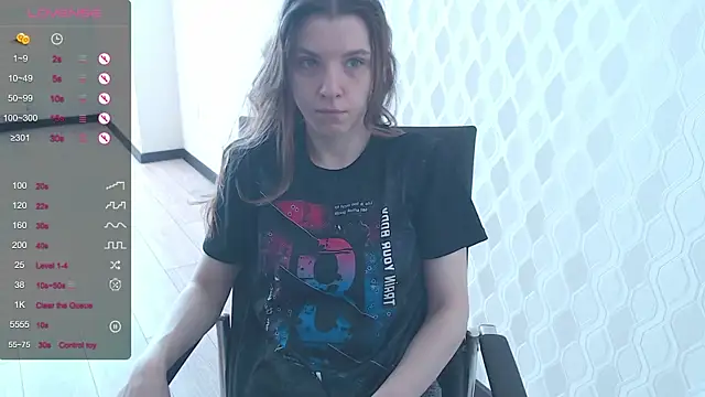 Snapshot of LisaHeart chatting on March 8, 8:55 am LisaHeart online show from March 8, 8:55 am