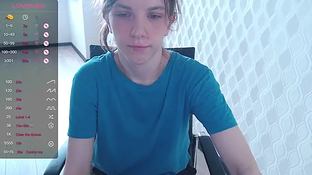 Snapshot of LisaHeart chatting on March 15, 12:56 pm LisaHeart online show from March 15, 12:56 pm