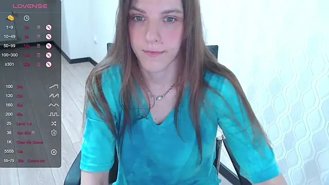 Snapshot of LisaHeart chatting on March 19, 11:36 pm LisaHeart online show from March 19, 11:36 pm