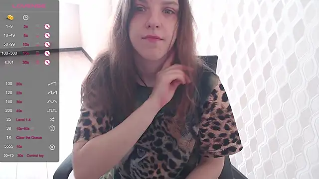 Snapshot of LisaHeart chatting on September 11, 1:44 pm LisaHeart online show from September 11, 1:44 pm