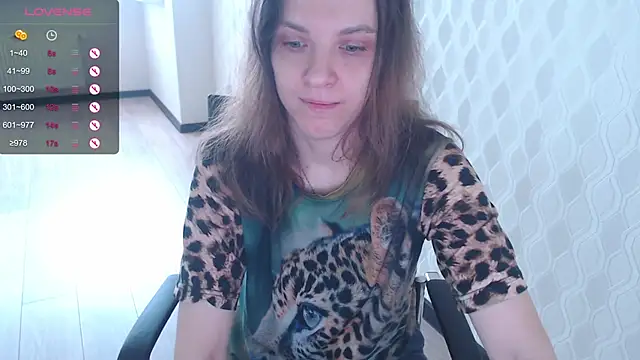 Snapshot of LisaHeart chatting on October 18, 8:48 am LisaHeart online show from October 18, 8:48 am