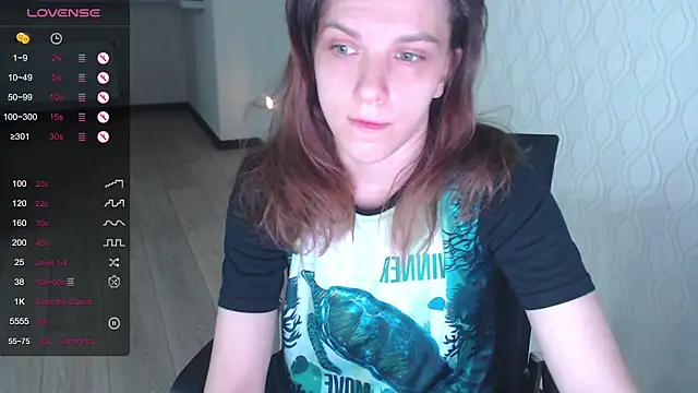 Snapshot of LisaHeart chatting on October 22, 7:35 pm LisaHeart online show from October 22, 7:35 pm