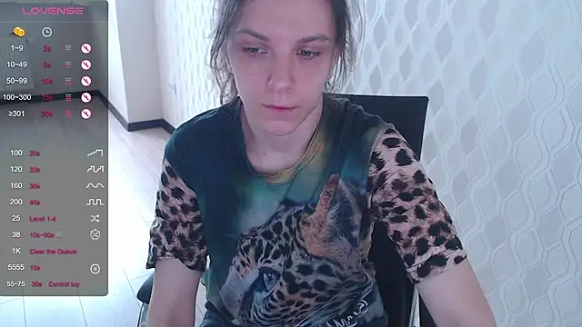 Snapshot of LisaHeart chatting on November 8, 11:10 am LisaHeart online show from November 8, 11:10 am