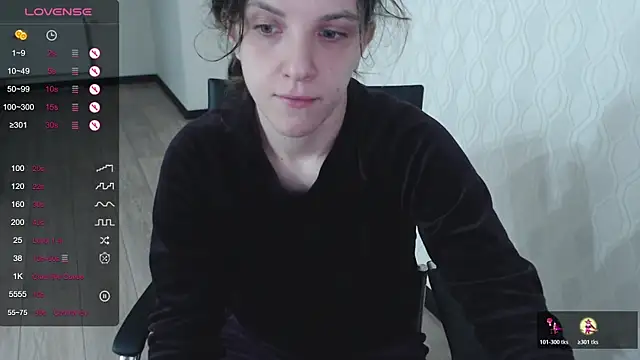 Snapshot of LisaHeart chatting on November 9, 11:47 pm LisaHeart online show from November 9, 11:47 pm