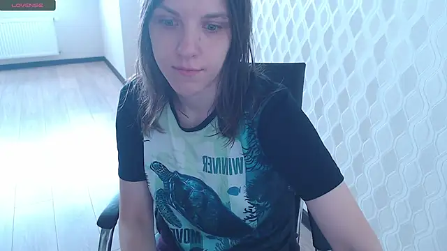 Snapshot of LisaHeart chatting on June 14, 10:28 am LisaHeart online show from June 14, 10:28 am