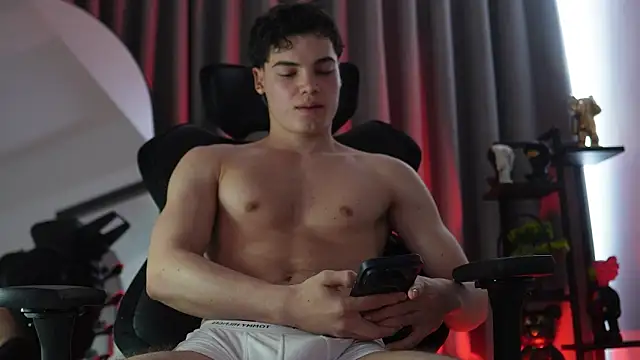 Max cortes1 online show from March 19, 6:12 pm