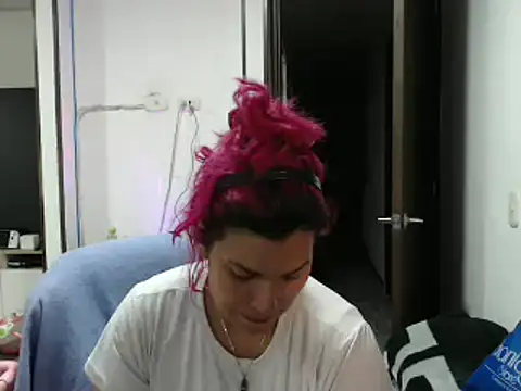 Snapshot of CarolinaRincon chatting on February 20, 1:14 am CarolinaRincon online show from February 20, 1:14 am