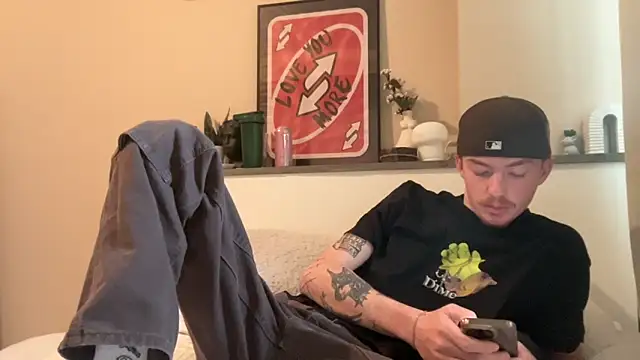 younghungginger online show from December 7, 8:05 pm