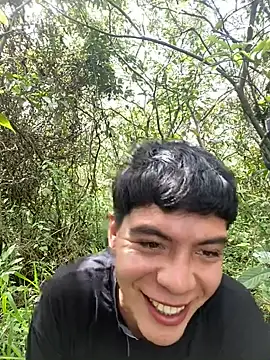 Snapshot of AlejoKhalifa_ chatting on December 7, 4:25 pm AlejoKhalifa online show from December 7, 4:25 pm