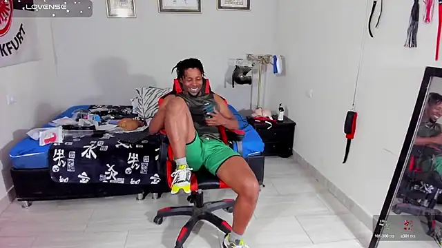 AlejoKhalifa  online show from November 22, 11:53 am