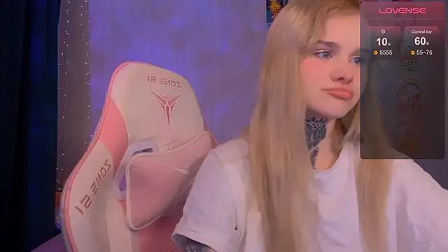 Britney Lynch online show from January 18, 8:01 pm