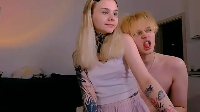 Britney Lynch online show from April 13, 7:41 pm