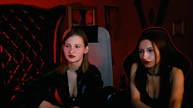 Snapshot of EllaHorton chatting on October 23, 4:39 pm EllaHorton online show from October 23, 4:39 pm