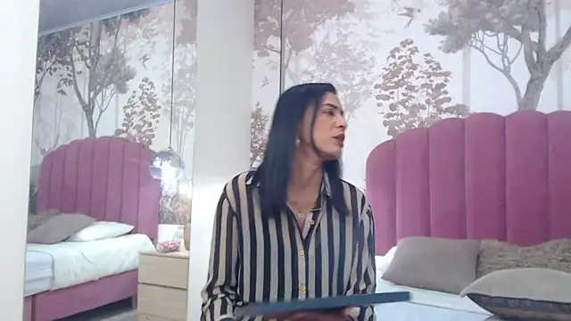 Snapshot of JoannaCox chatting on March 1, 8:42 pm JoannaCox online show from March 1, 8:42 pm